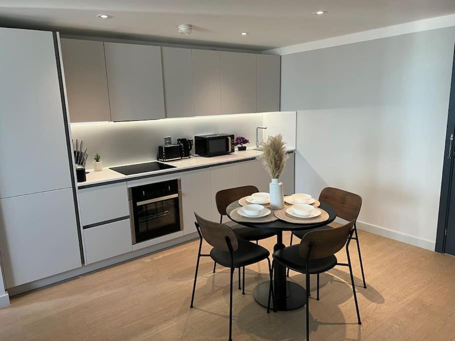 2Bedroom Luxury Apartment City Centre Манчестър Екстериор снимка
